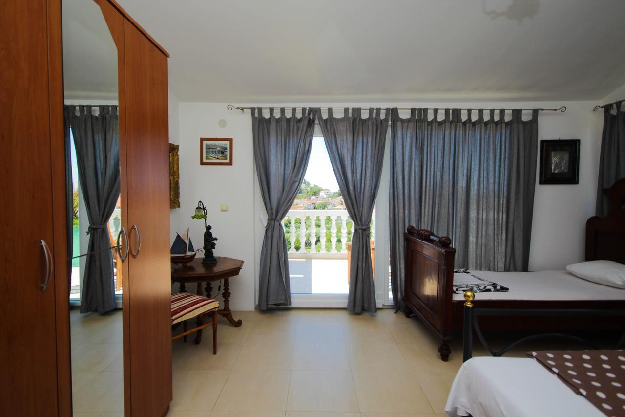 Lola'S Apartments Tribalj Dış mekan fotoğraf