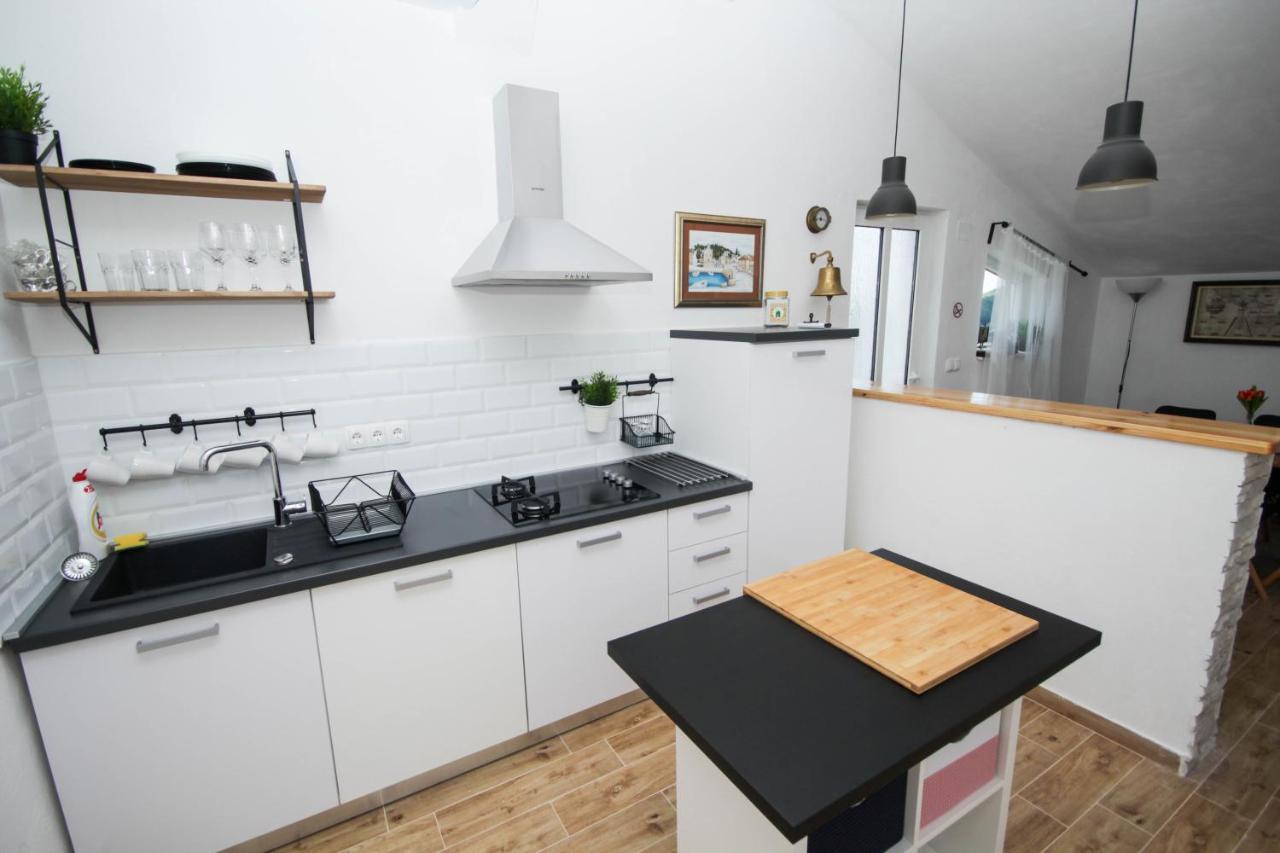 Lola'S Apartments Tribalj Dış mekan fotoğraf