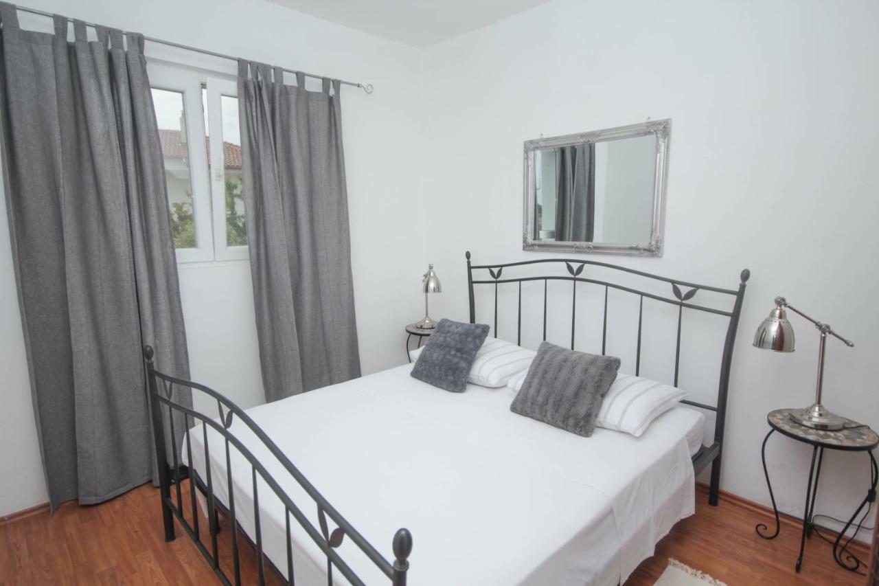 Lola'S Apartments Tribalj Dış mekan fotoğraf
